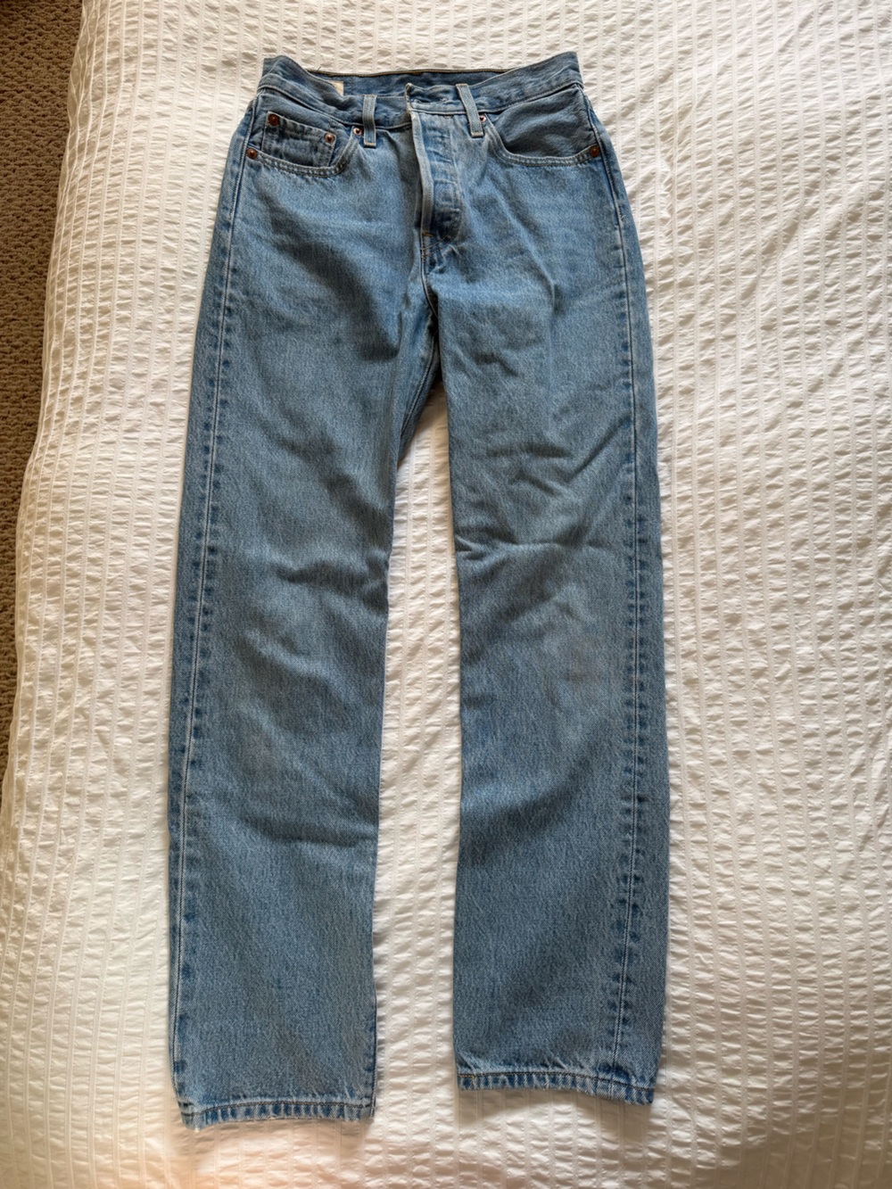 Levi's Women’s 501 Classic Light Blue Denim Straight Leg Jeans W25 L30